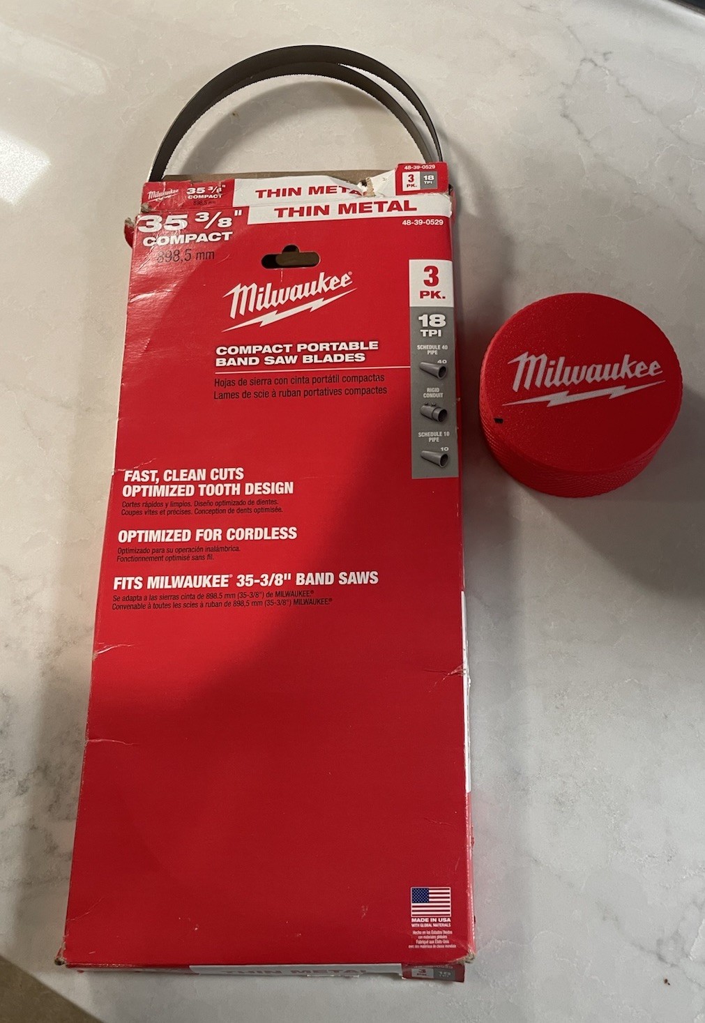 Milwaukee – Portable Band Saw Blades (48-39-0529) & Milwaukee Storage Container