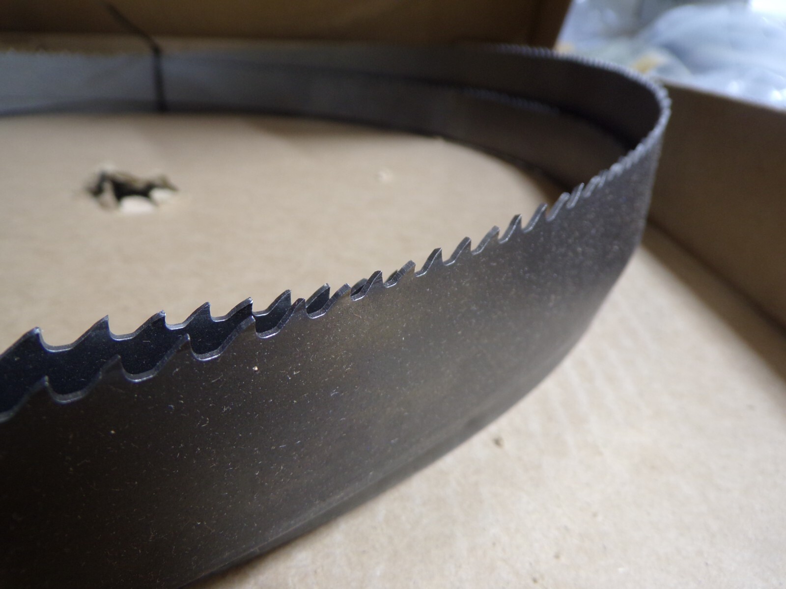 Lenox Q XP/GT Bandsaw Blade 1772357 – 4/6 TPI – 1 1/4 in Width x.042 in Thick(G)