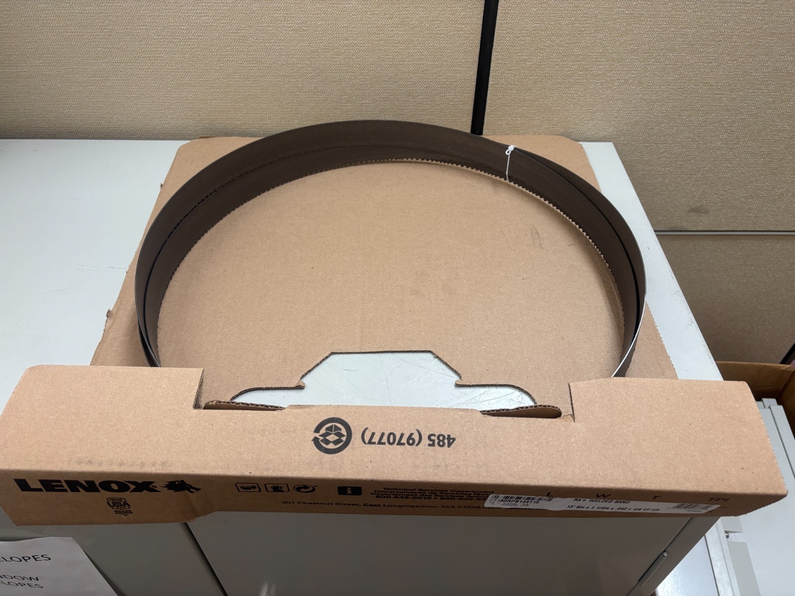 LENOX WELDED BANDSAW BLADE 13′ 6″ X 1-1/4″ X .042″ X 4/6 TPI 27680RPB134115