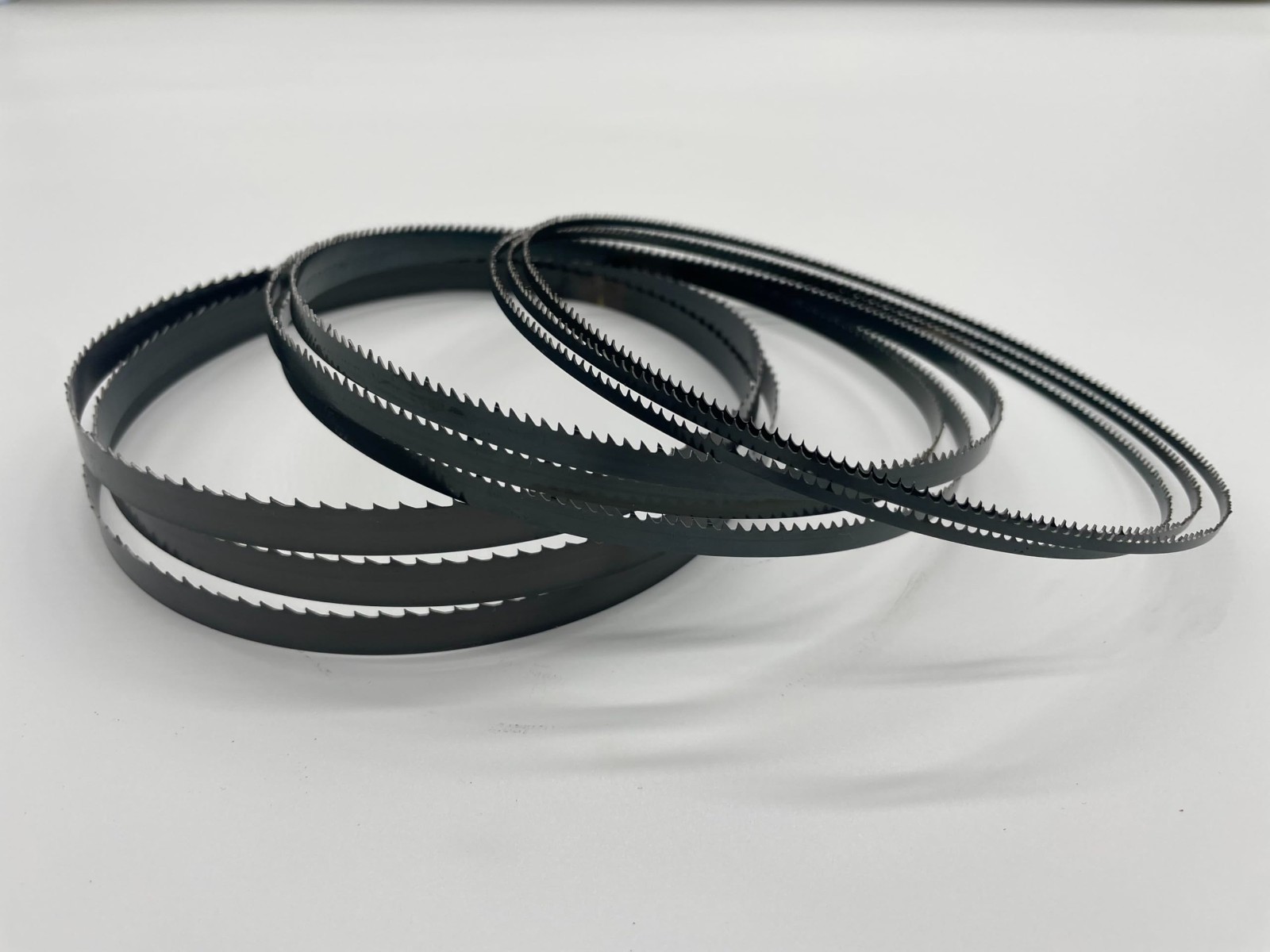 72″ Bandsaw Blades Assortment (1/8″, 1/4″, 3/8″) for 10″ & 11″ Band Saws – 3PK