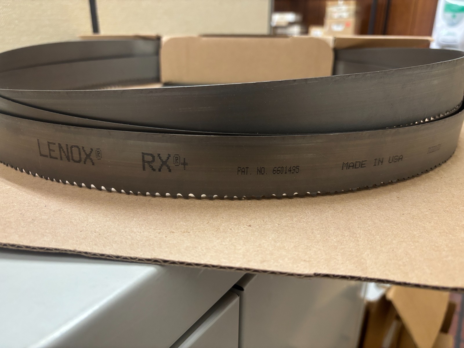 LENOX WELDED BANDSAW BLADE 13′ 6″ X 1-1/4″ X .042″ X 4/6 TPI 27680RPB134115