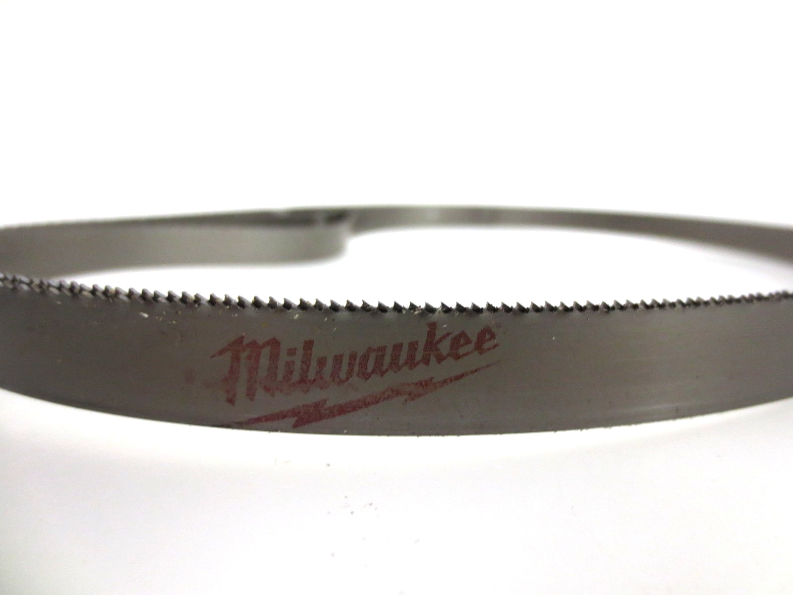 Milwaukee 48-39-0572 27″ 18 TPI Sub Compact Steel Band Saw Blade (3 Pack) No Box